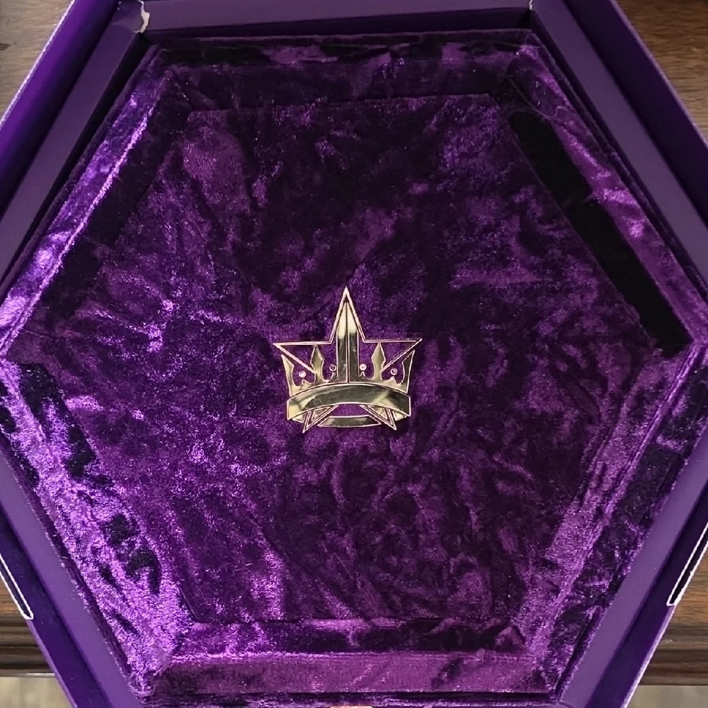 Jeffree Star Blood Lust Eyeshadow Palette - Purple and Pink Shades